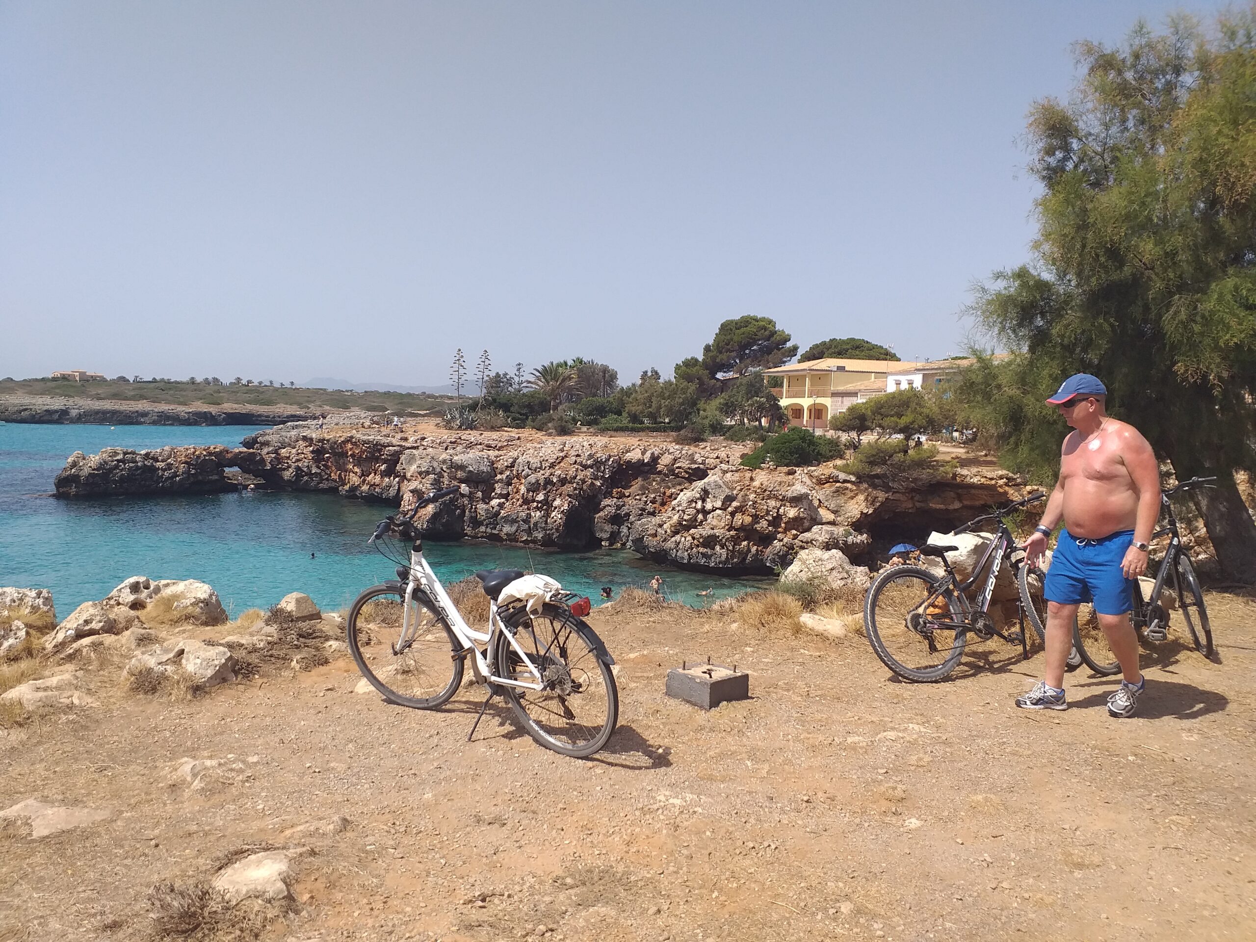 Alquiler de bicicletas Mallorca. Cala Morlanda en bici.IMG