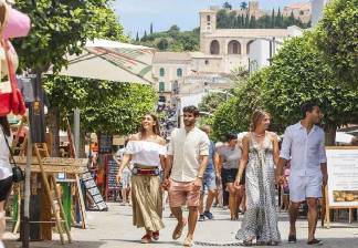 alquiler de bicicletas mallorca-Mercado de Artà paseo