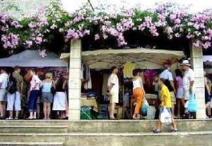 alquiler de bicicletas mallorca-Mercado de Artà-túnel vía verde (2)