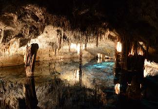 alquiler de bicicletas mallorca- cuevas del drach lago