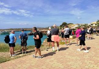 alquiler de bicicletas mallorca-excursion guada cala morlanda y punta de n'amer-disfrutando con los amigos