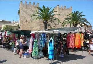 alquiler de bicicletas mallorca-excursión guiada mercado de alcudia costa des barqueres, ropa