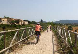 alquiler de bicicletas mallorca-excursión guiada vía verde, son carrió y punta de n'amer-en familia