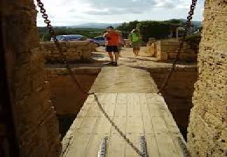 alquiler de bicicletas mallorca-excursión guiada vía verde, son carrió y punta de n'amer-entrada castillo