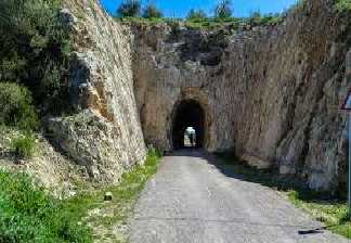 alquiler de bicicletas mallorca-excursión guiada vía verde, son carrió y punta de n'amer-tunel son carrió