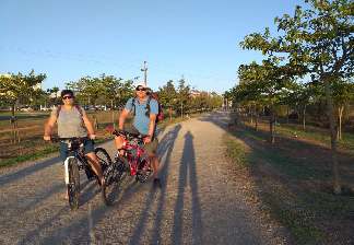 alquiler de bicicletas mallorca- ruta en bicicleta por vía verde en familia