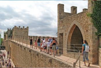 alquiler de bicicletas mallorca. visita muralla alcudia